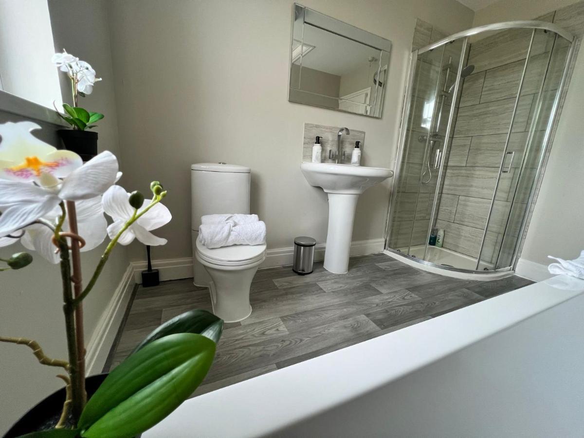 Kim Family Holiday Get-Away 4 Bedrooms 2 Baths Блэкпул Экстерьер фото