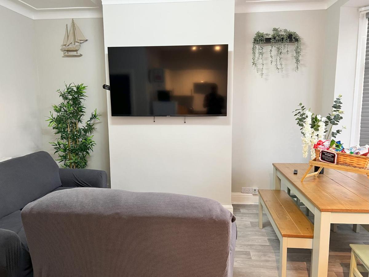 Kim Family Holiday Get-Away 4 Bedrooms 2 Baths Блэкпул Экстерьер фото