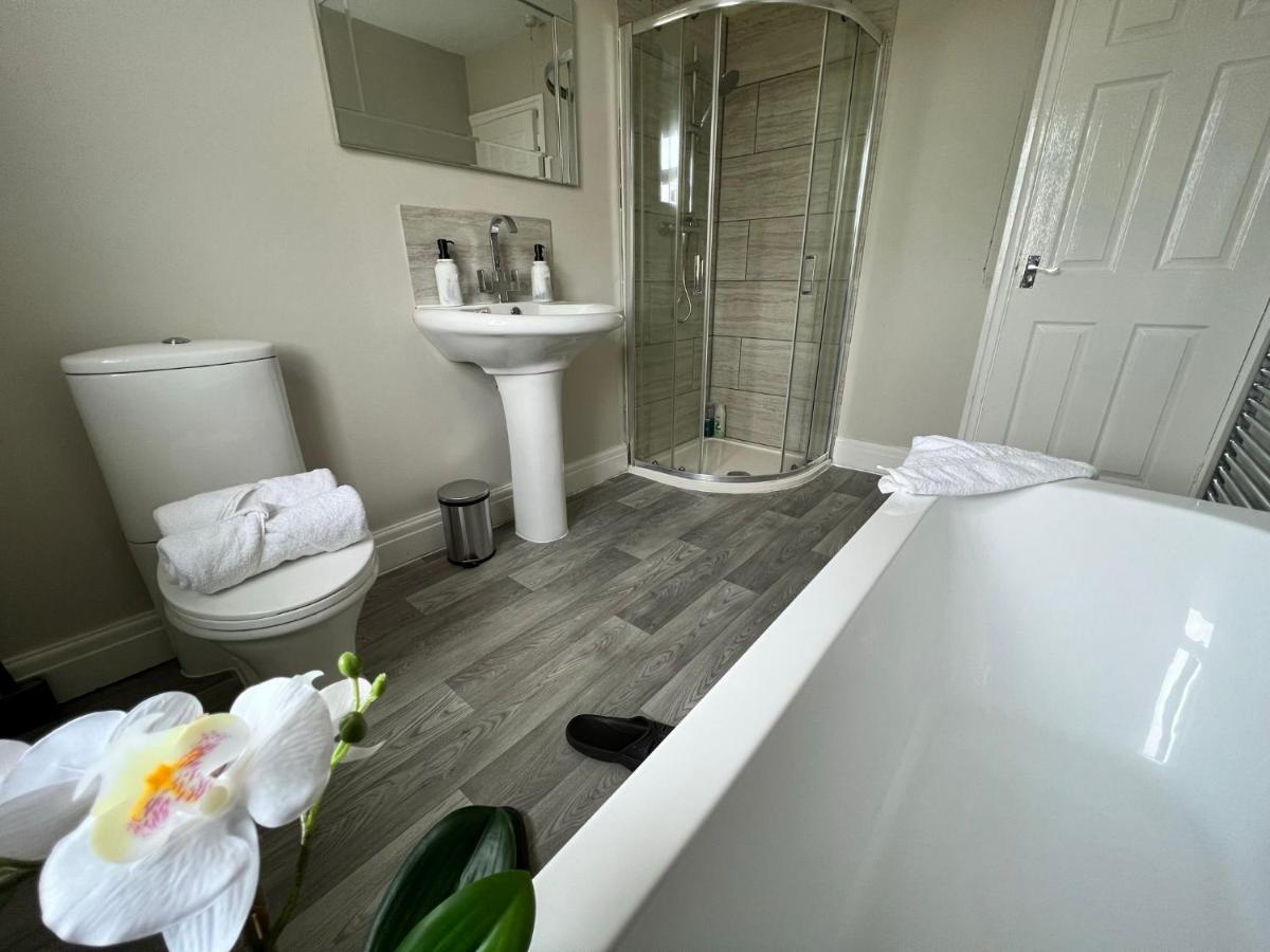 Kim Family Holiday Get-Away 4 Bedrooms 2 Baths Блэкпул Экстерьер фото