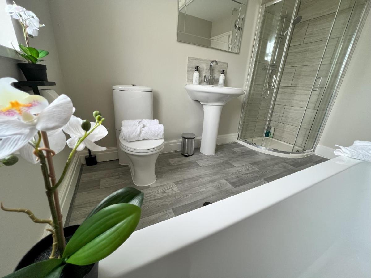 Kim Family Holiday Get-Away 4 Bedrooms 2 Baths Блэкпул Экстерьер фото